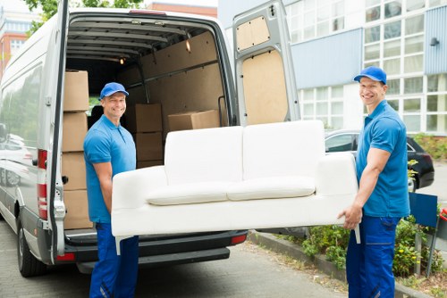 Removal van service operating in Ilford for local home and office moves