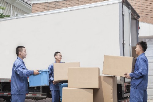 Van loading help for homes and businesses in Ilford